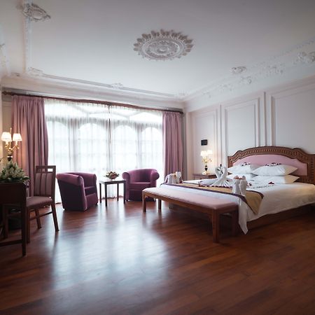 Regency Angkor Hotel Сиемрип Экстерьер фото