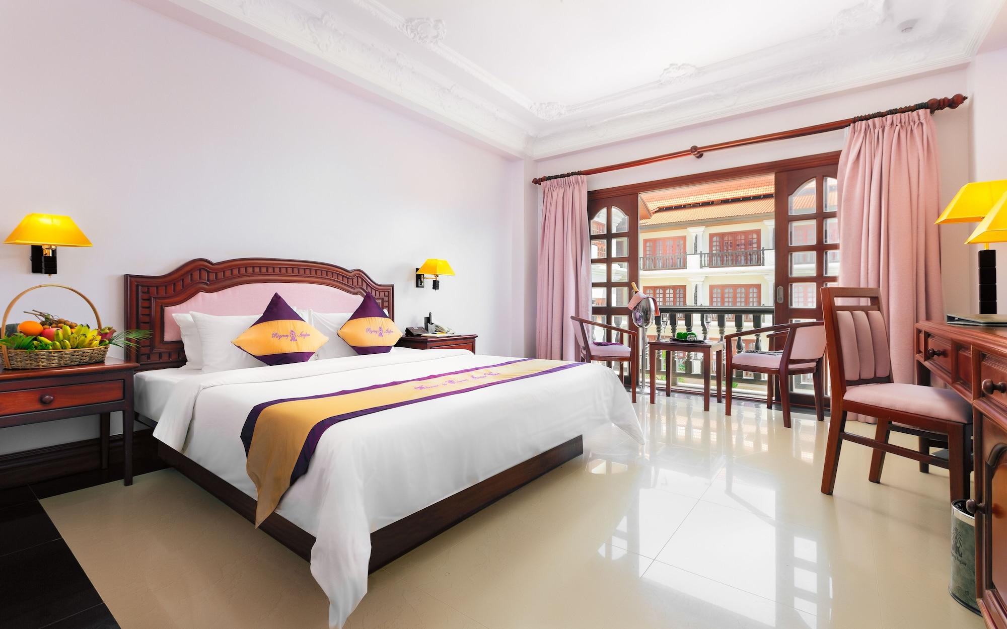 Regency Angkor Hotel Сиемрип Экстерьер фото