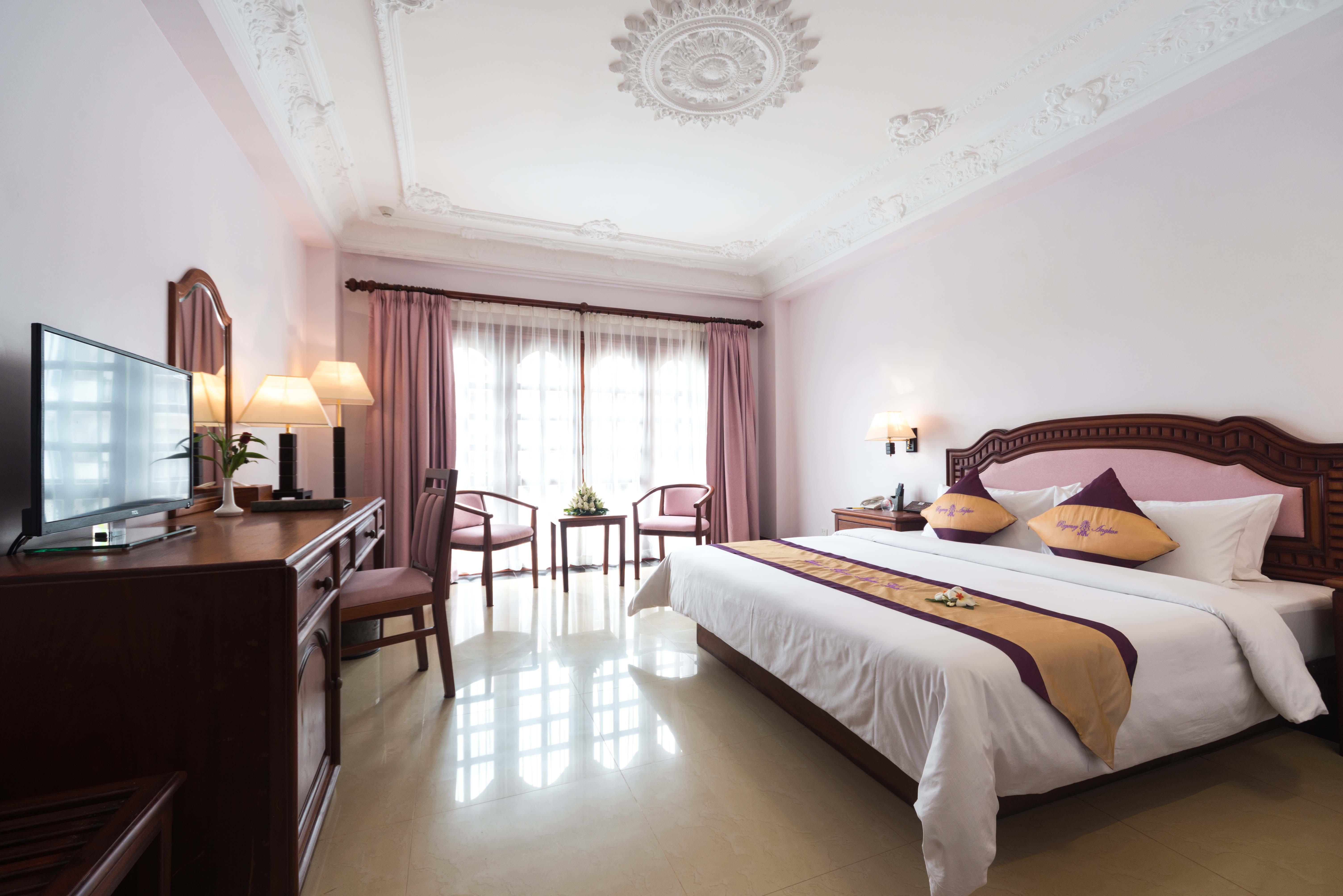 Regency Angkor Hotel Сиемрип Экстерьер фото