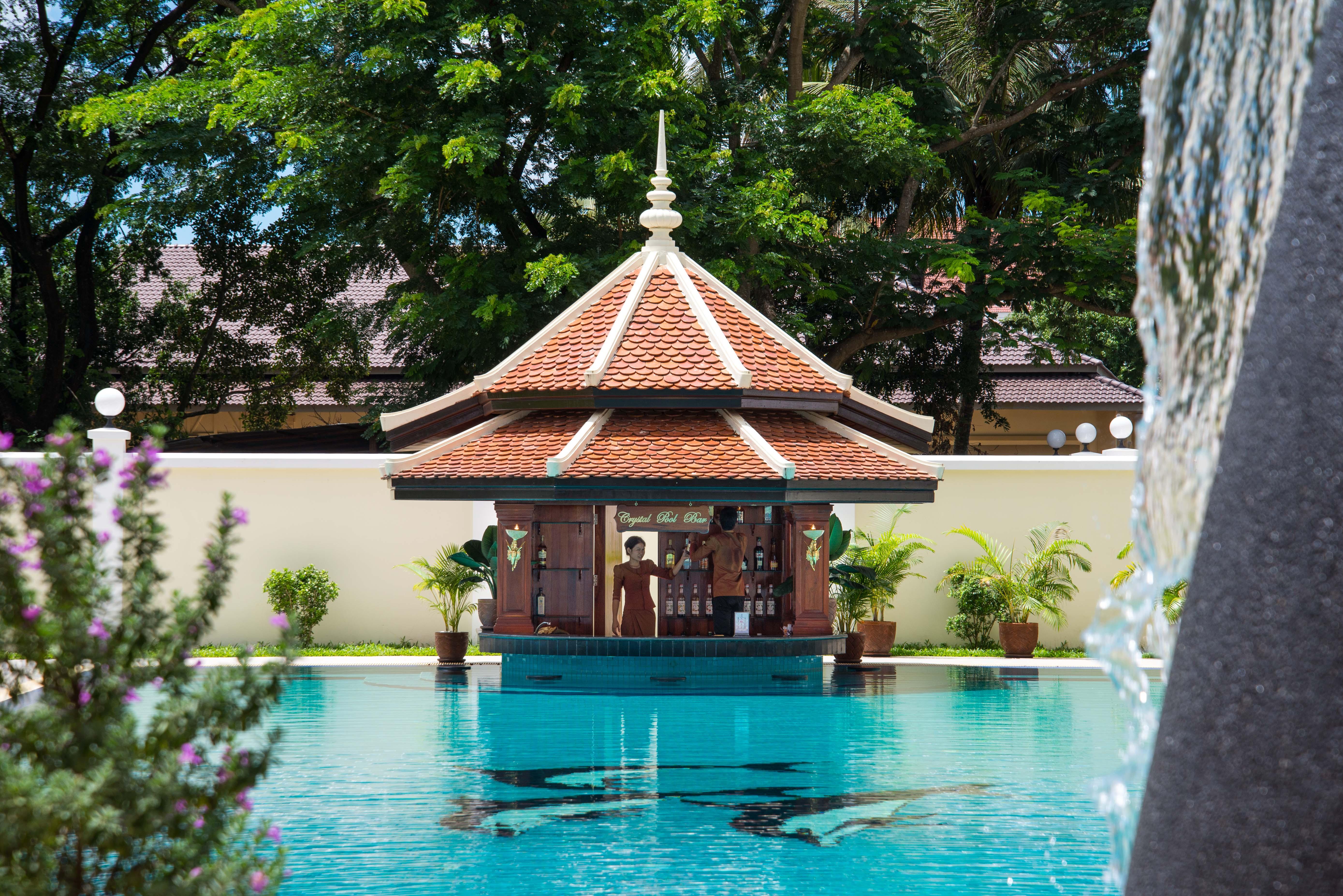 Regency Angkor Hotel Сиемрип Экстерьер фото