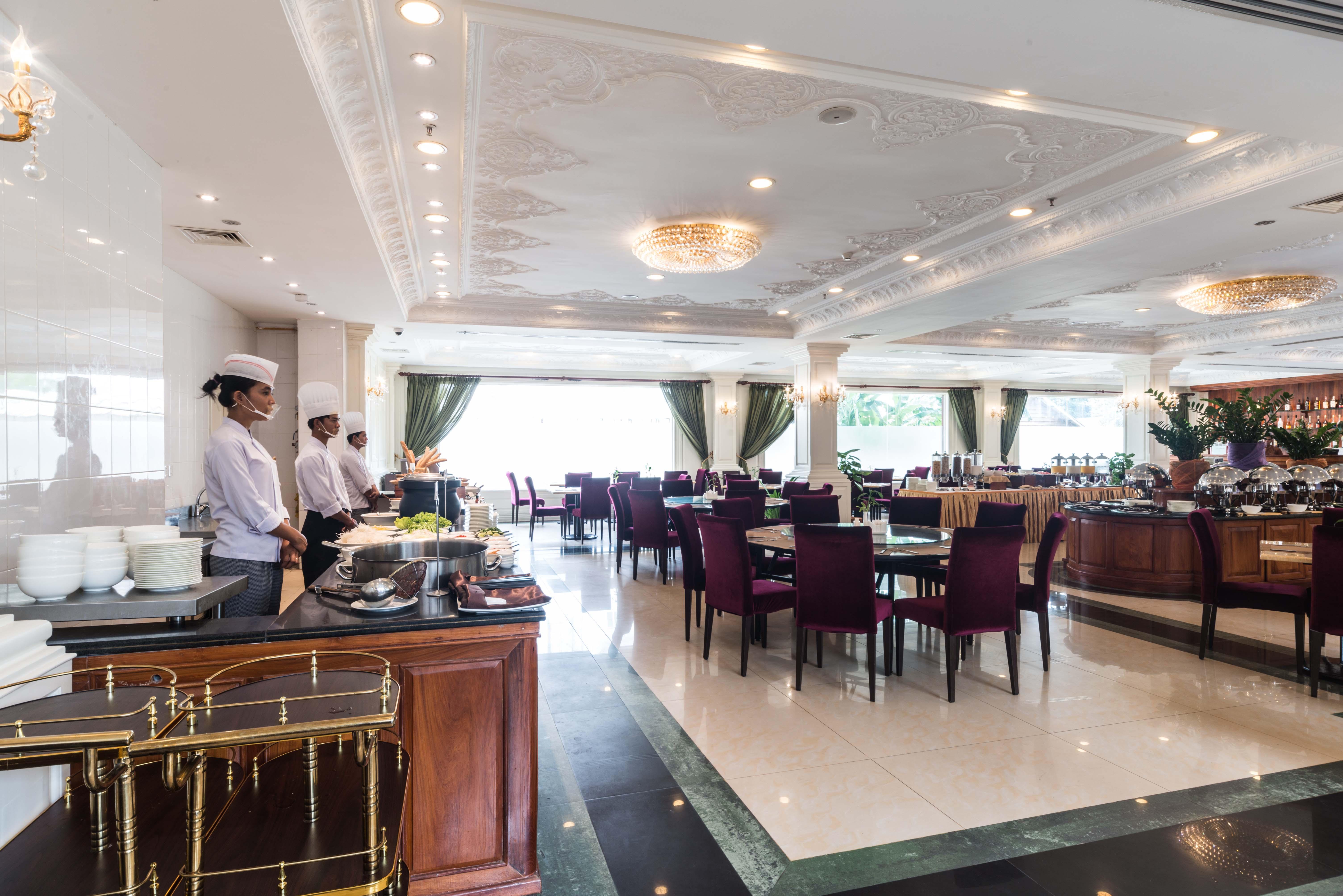 Regency Angkor Hotel Сиемрип Экстерьер фото