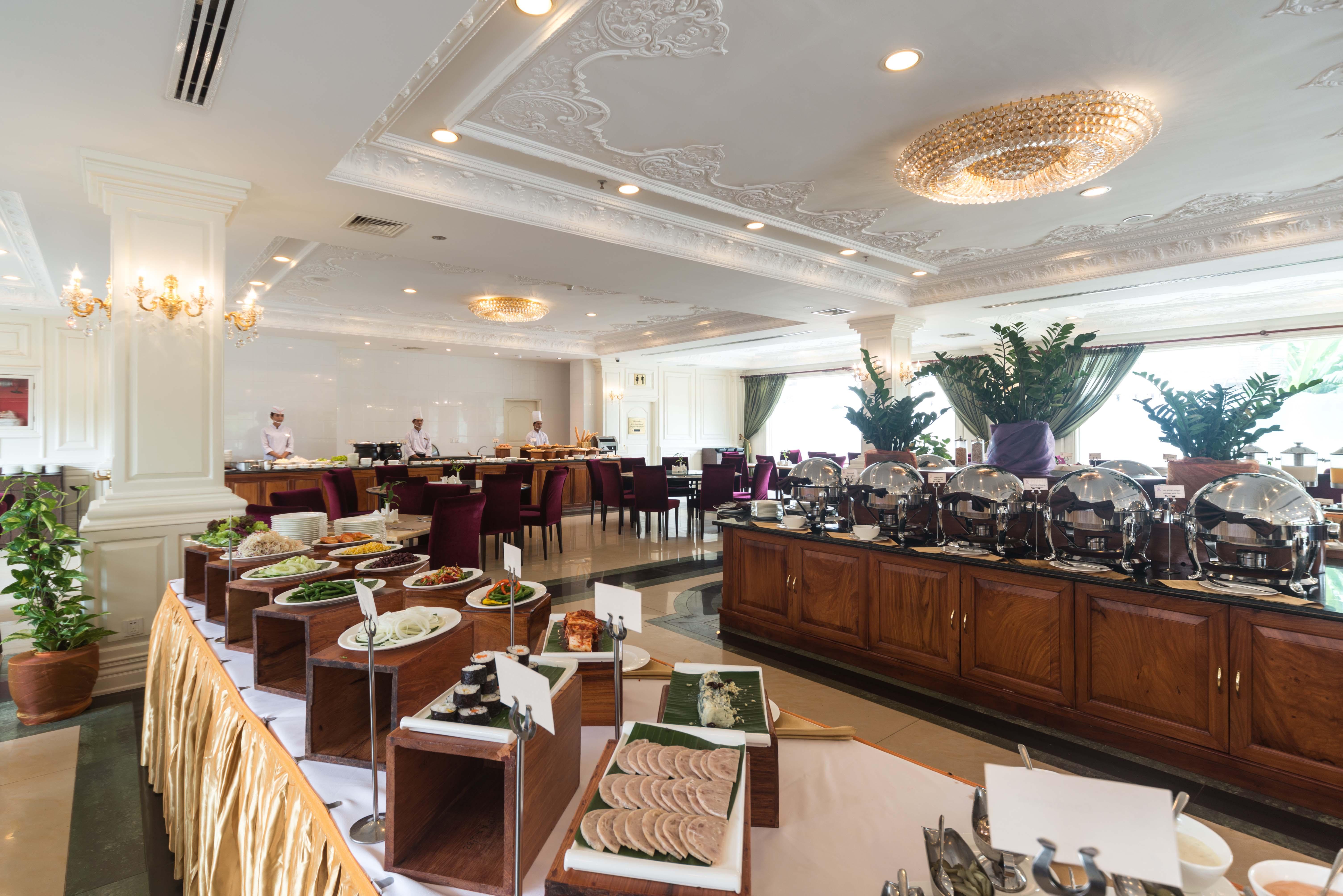 Regency Angkor Hotel Сиемрип Экстерьер фото