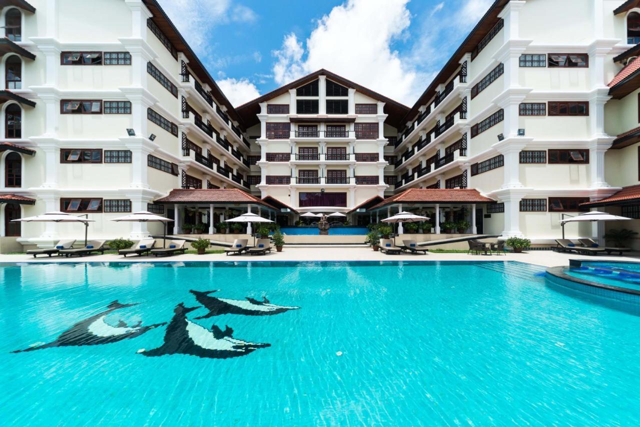 Regency Angkor Hotel Сиемрип Экстерьер фото