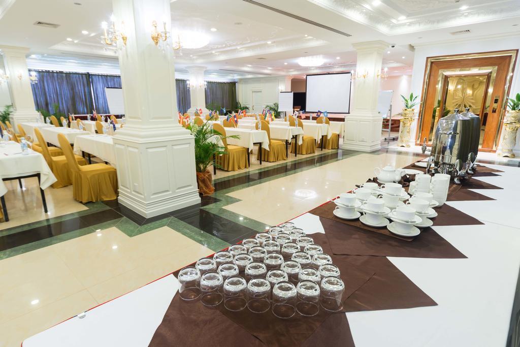 Regency Angkor Hotel Сиемрип Экстерьер фото