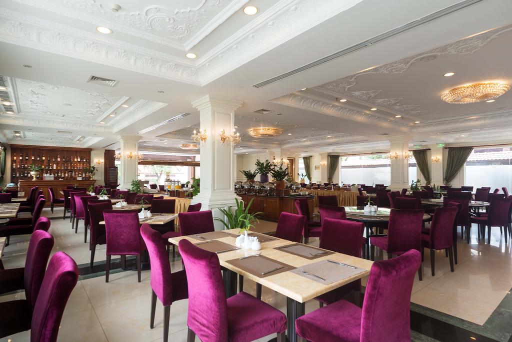 Regency Angkor Hotel Сиемрип Экстерьер фото
